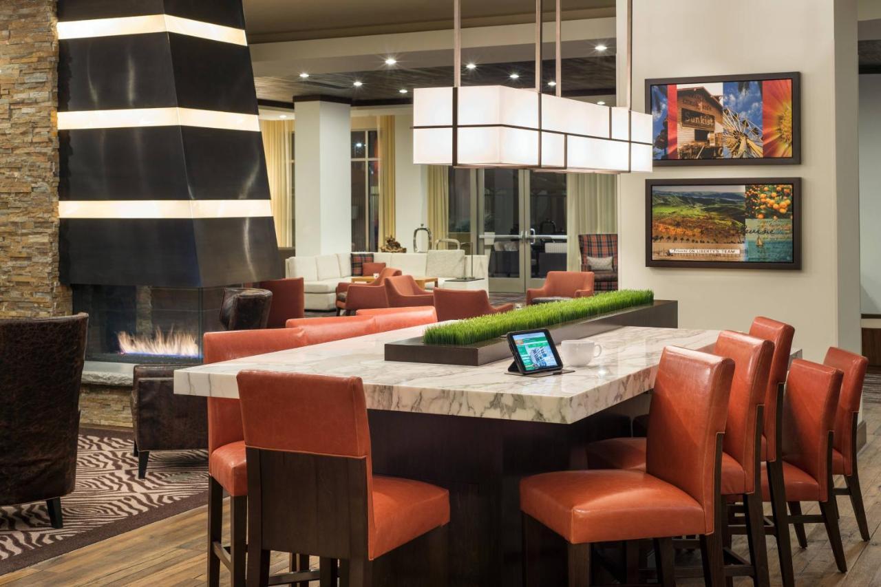 Courtyard By Marriott Irvine Spectrum Exterior foto
