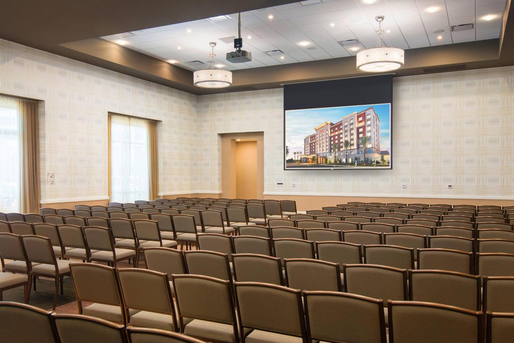 Courtyard By Marriott Irvine Spectrum Exterior foto